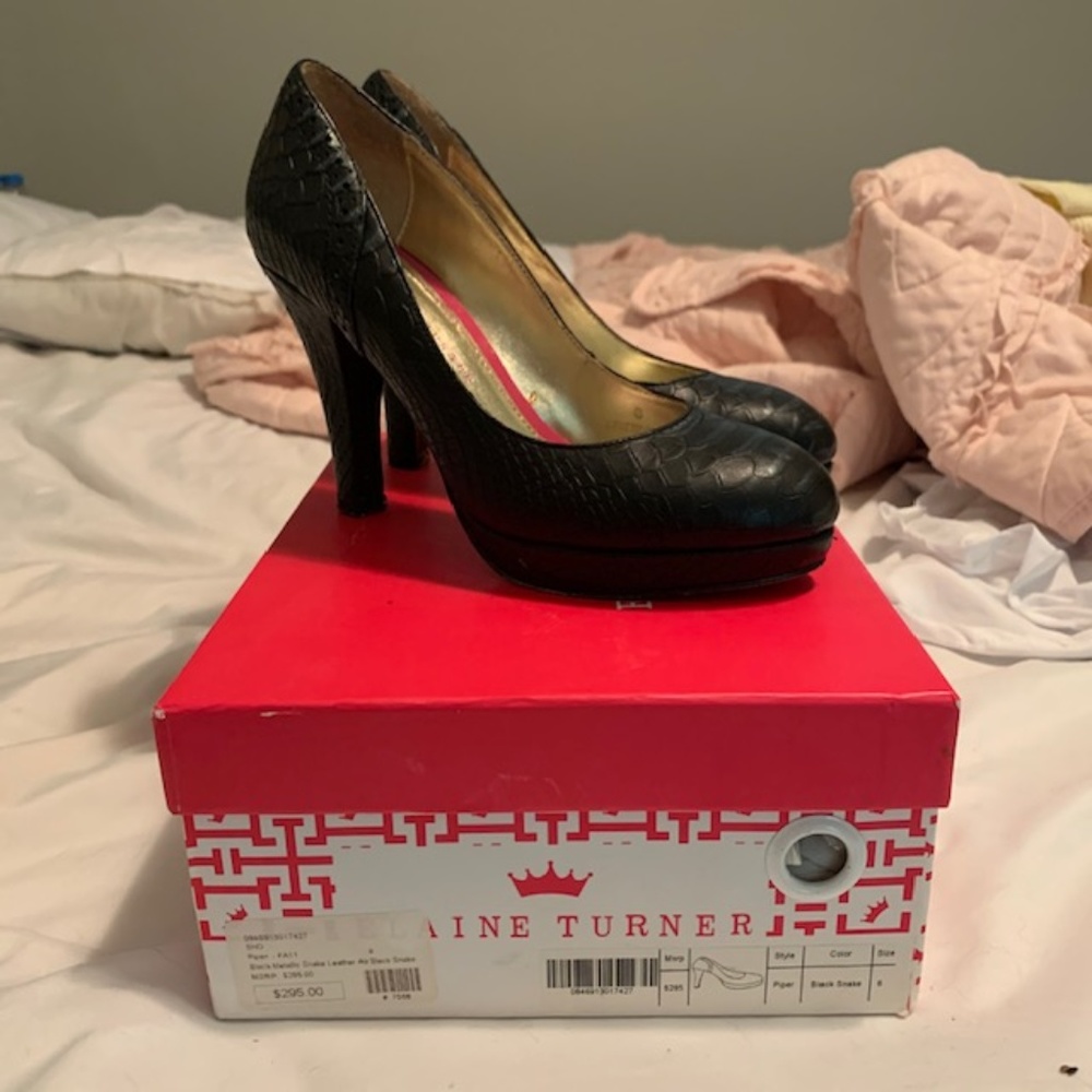 Elaine Turner Black Snake Pumps, Size 6, Piper